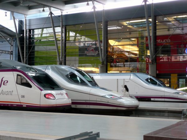 Renfe anulará 80.000 billetes para viajar del 26 de abril al 9 de mayo