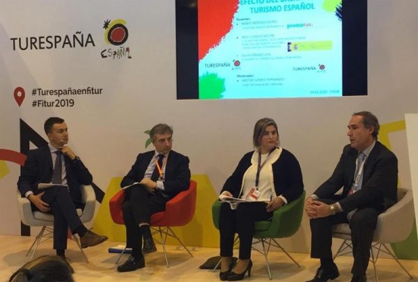 El sector turístico alerta de que el Brexit provocará un alza de tasas aéreas