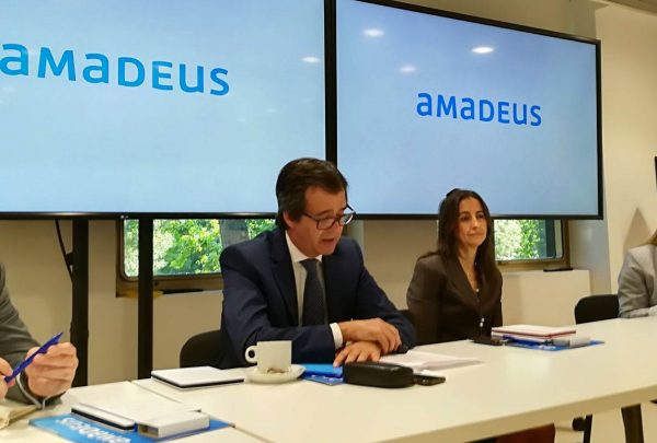 Amadeus da un paso de gigante en el negocio hotelero con su alianza con Booking