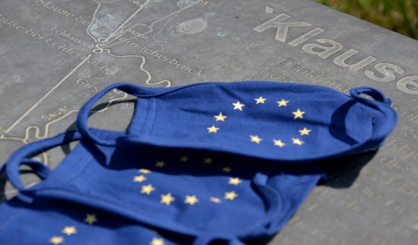 Bruselas pide una reapertura gradual el 1 de julio de la frontera de la UE a terceros países