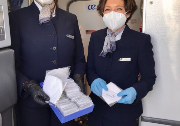 Air Europa entrega mascarillas a todos sus pasajeros