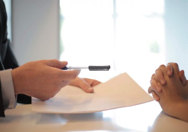 Avis Budget Group extiende el compromiso de seguridad de avis a través de la colaboración con Lysol, Dettol y la organización HHPH y la creación de un consejo asesor de médicos expertos