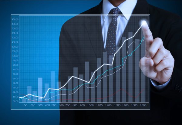 El turismo volverá a tirar de la economía a partir del verano