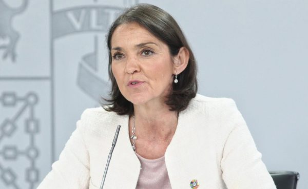 Reyes Maroto afirma que el pasaporte sanitario “puede estar disponible en mayo”