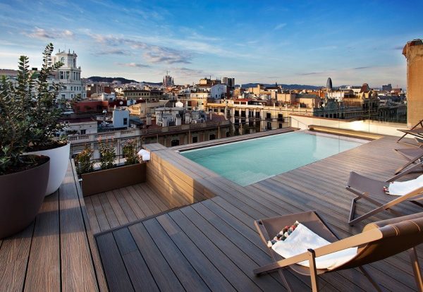 Vincci Gala 4* estrena rooftop con la  más bella panorámica de Barcelona