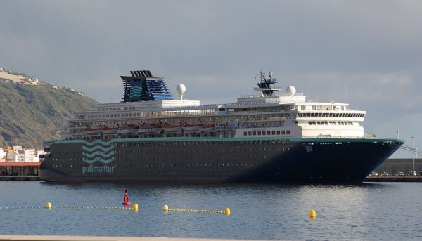 Pullmantur tira la toalla ante la «imposibilidad» de reanudar la actividad