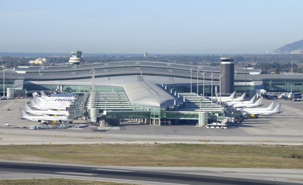 El Gobierno suspende la inversión en el Aeropuerto de El Prat