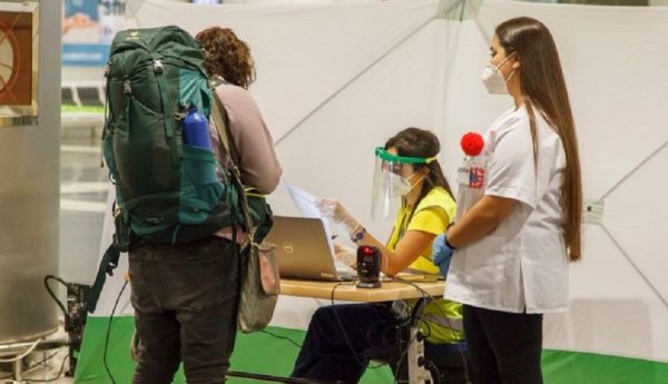 Canarias dejará de exigir certificado Covid o PCR negativa a los viajeros nacionales a partir de octubre