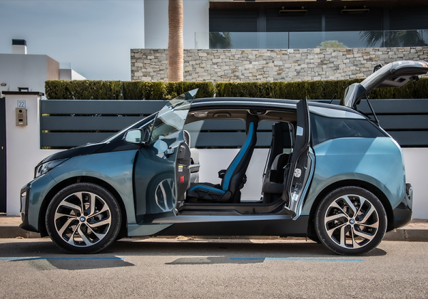 SIXT apuesta por la electrificación y triplica su flota eco en Baleares