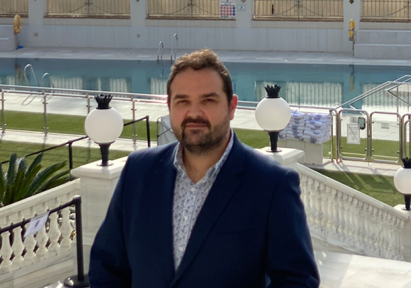 Chester AEGVE: JOSÉ SANTÁS –  ‎HOTELES SANTOS