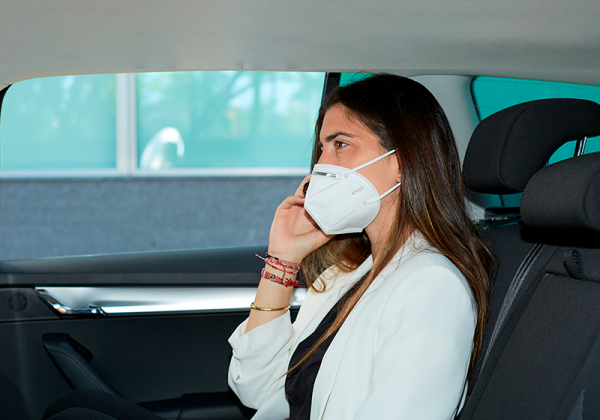 Cabify comienza a operar con taxi en A Coruña y Alicante