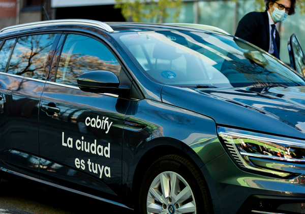 Cabify mantiene su vocación de seguir operando en Barcelona mientras analiza opciones para adaptarse a la nueva regulación