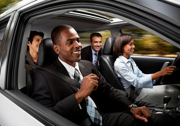 El 60% de los españoles escoge el coche compartido como opción preferida de movilidad compartida