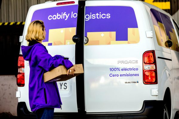 Nace Cabify Logistics, una nueva línea de negocio a nivel mundial para impulsar el servicio de paquetería y envíos de última milla para empresas