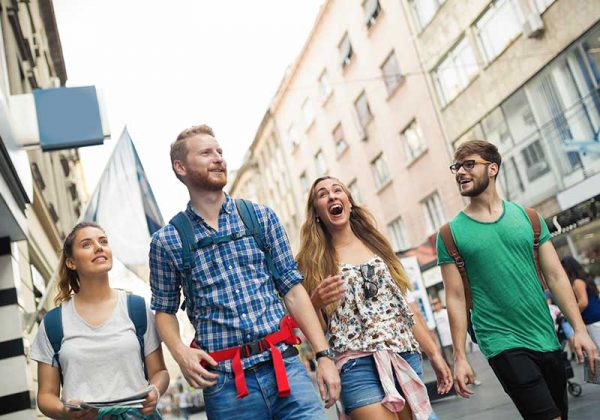 Desayuno presentación del informe: Tribus viajeras 2033