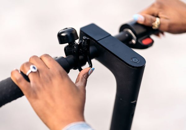 A pie o en coche particular, los nuevos hábitos de movilidad de los españoles