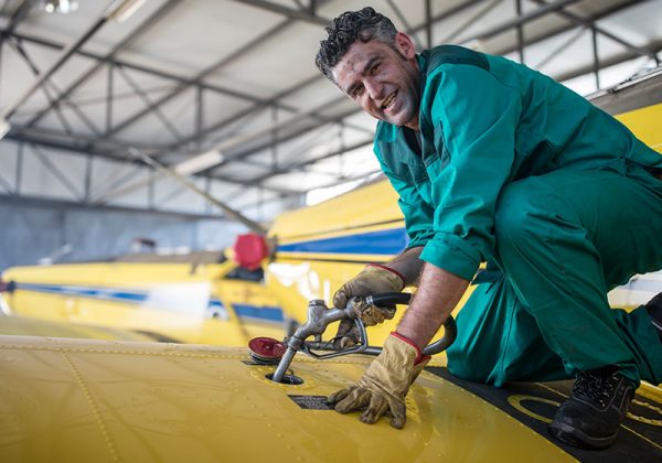 La UE impondrá un uso mínimo del 2% de combustibles ‘verdes’ a los aviones desde 2025