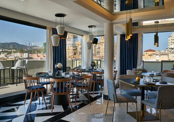 Vincci Larios Diez 4* da la bienvenida al verano con su “Taller de Biznagas”