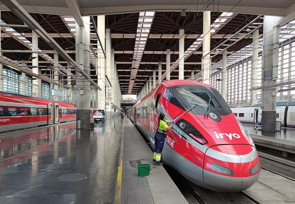 Iryo comercializará en su web la oferta de hoteles y experiencias de Destinia