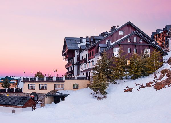 Estilo cozy alpino, Vincci Selección Rumaykiyya 5* (Sierra Nevada) ofrece una experiencia inigualable de elegancia invernal en Sierra Nevada