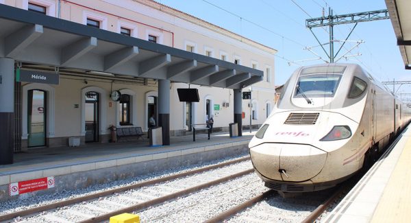 Renfe lanza los puntos ‘Renfecitos’ y renueva su compromiso de puntualidad