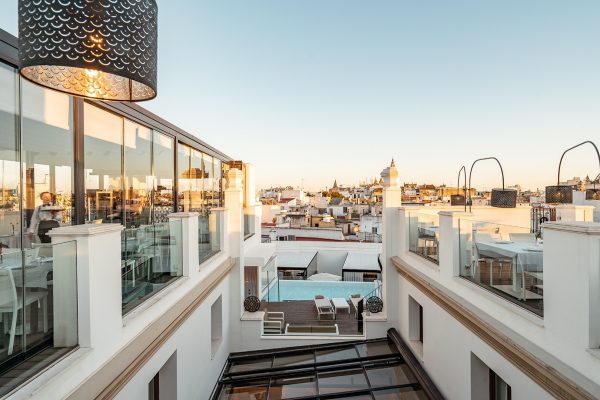 Restaurante Recoveco, una experiencia gastronómica de altura en la terraza de Vincci Selección Unuk 5GL