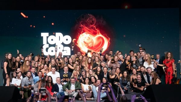 Vincci Hoteles recibe el Premio Eventoplus Oro por su innovadora participación en FITUR 2024 con su «Hotel Vincci Suite»