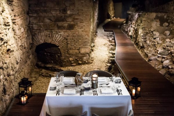 El restaurante Entremuros, Raíces de Málaga, reabre sus puertas tras una profunda renovación que redefine su esencia