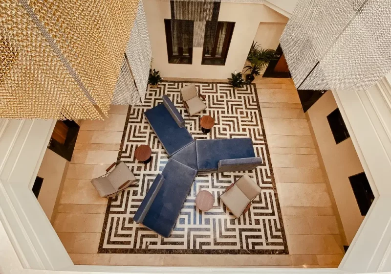 Vincci Hoteles impulsa la excelencia de su área de F&B a través de un acuerdo formativo con Saddle Hospitality, referente de la alta gastronomía